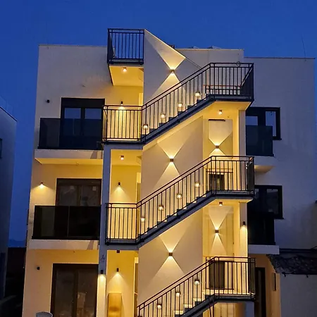 M&M Luxury Apartments *