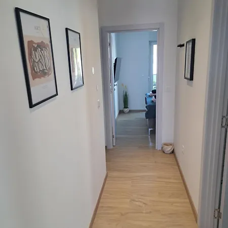 M&M Luxury Apartments Apartment *