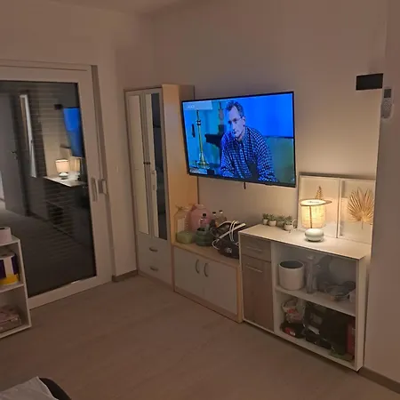M&M Luxury Apartments Apartment *