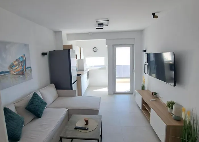 M&m Luxury * بيتريتْشاني